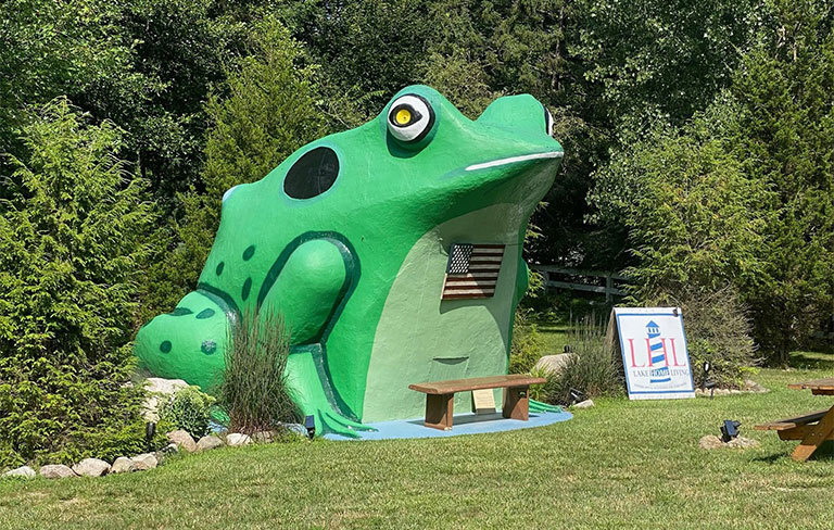 Fontana Frog Statue - walco blog